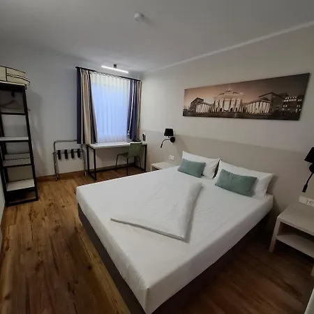 Hotel Plaza Berlin Sued 3*