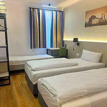 Plaza Berlin Sued 3*