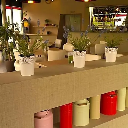Plaza Berlin Sued Отель