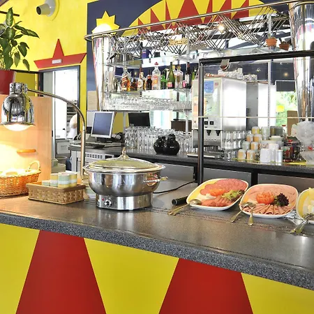 Plaza Berlin Sued Отель