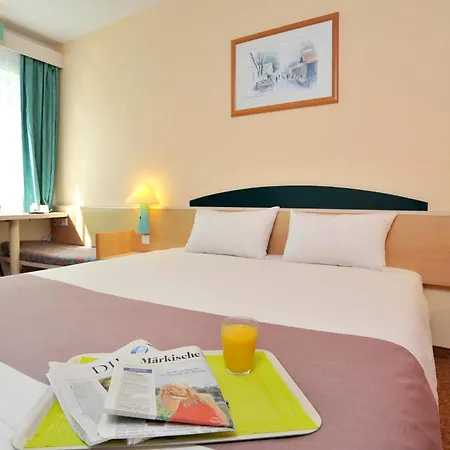 Plaza Berlin Sued 호텔 3*